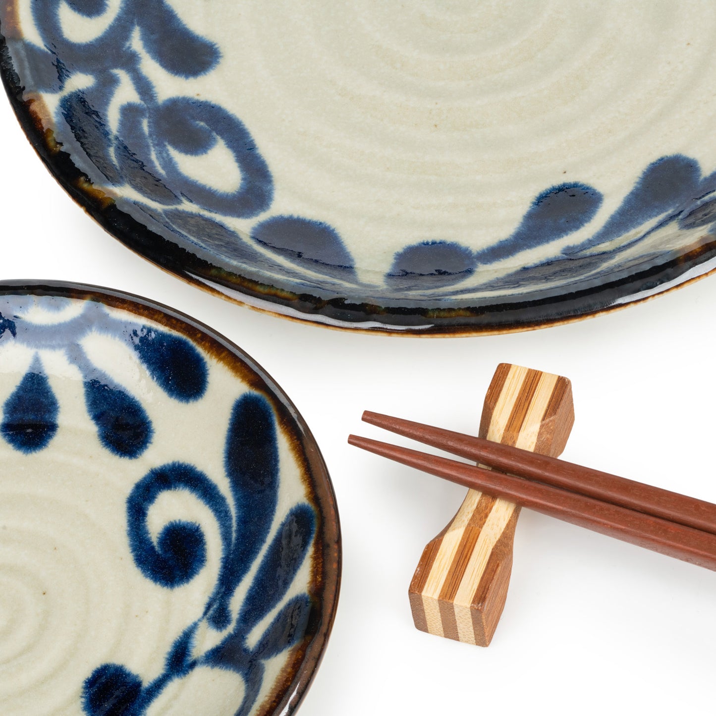 Ruri Karakusa Premium Japanese Plate Gift Set close up