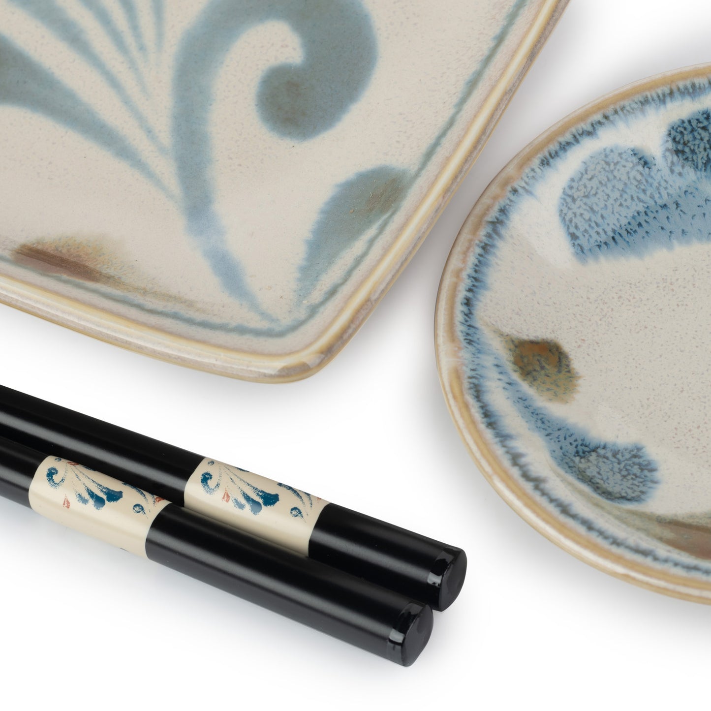 Single Person Karakusa Brush Blue Sushi Set detail