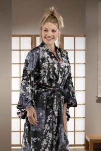 Black-Cherry-Kimono-lady-200x300