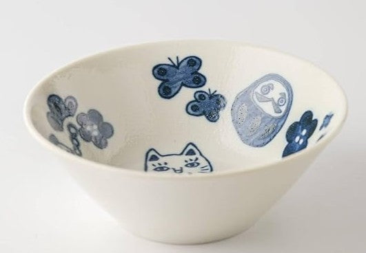 Fukumaneki Cat Small Japanese Bowl angle