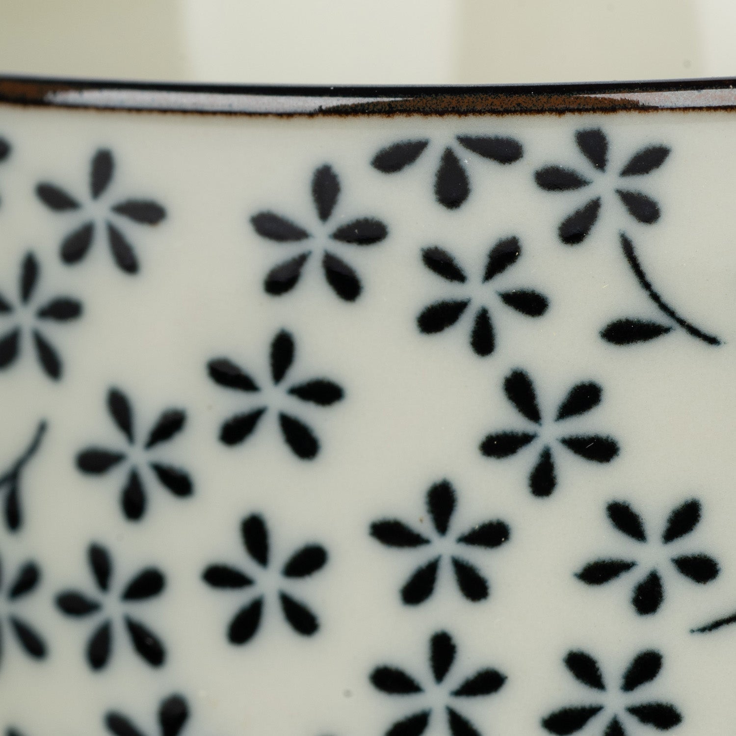 Kozome Aikobana Ceramic Japanese Tea Mug rim