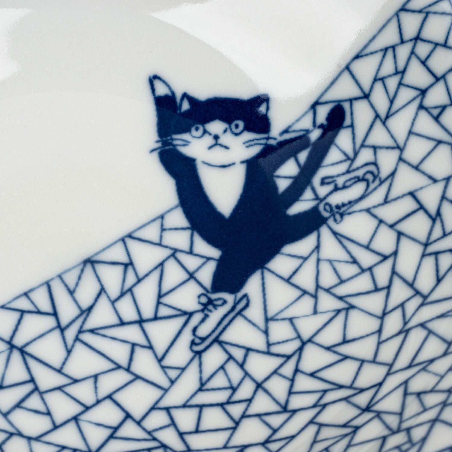 Someneko Cat Japanese Bowl Gift Set detail skating