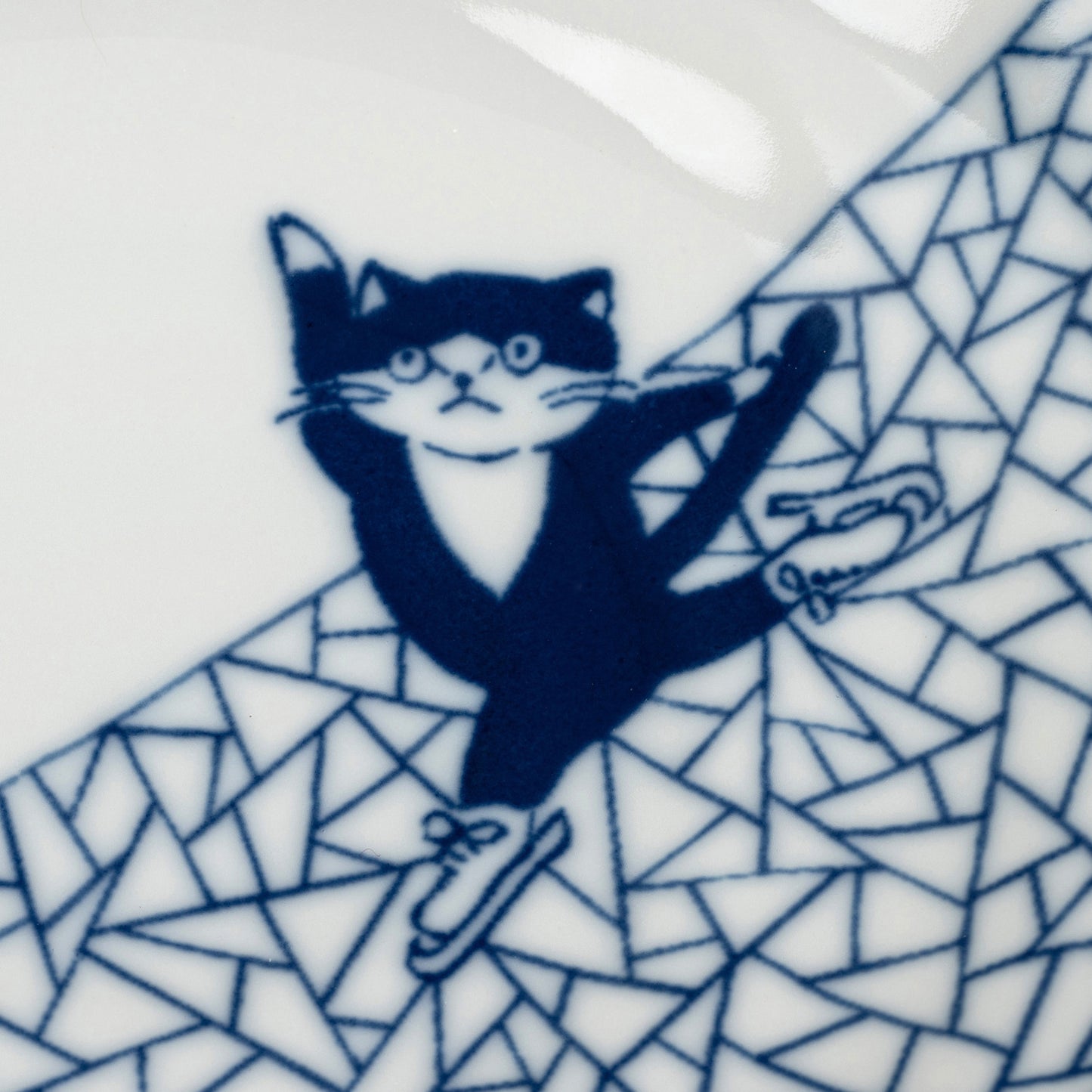 Someneko Cat Japanese Plate Gift Set ice skating detail