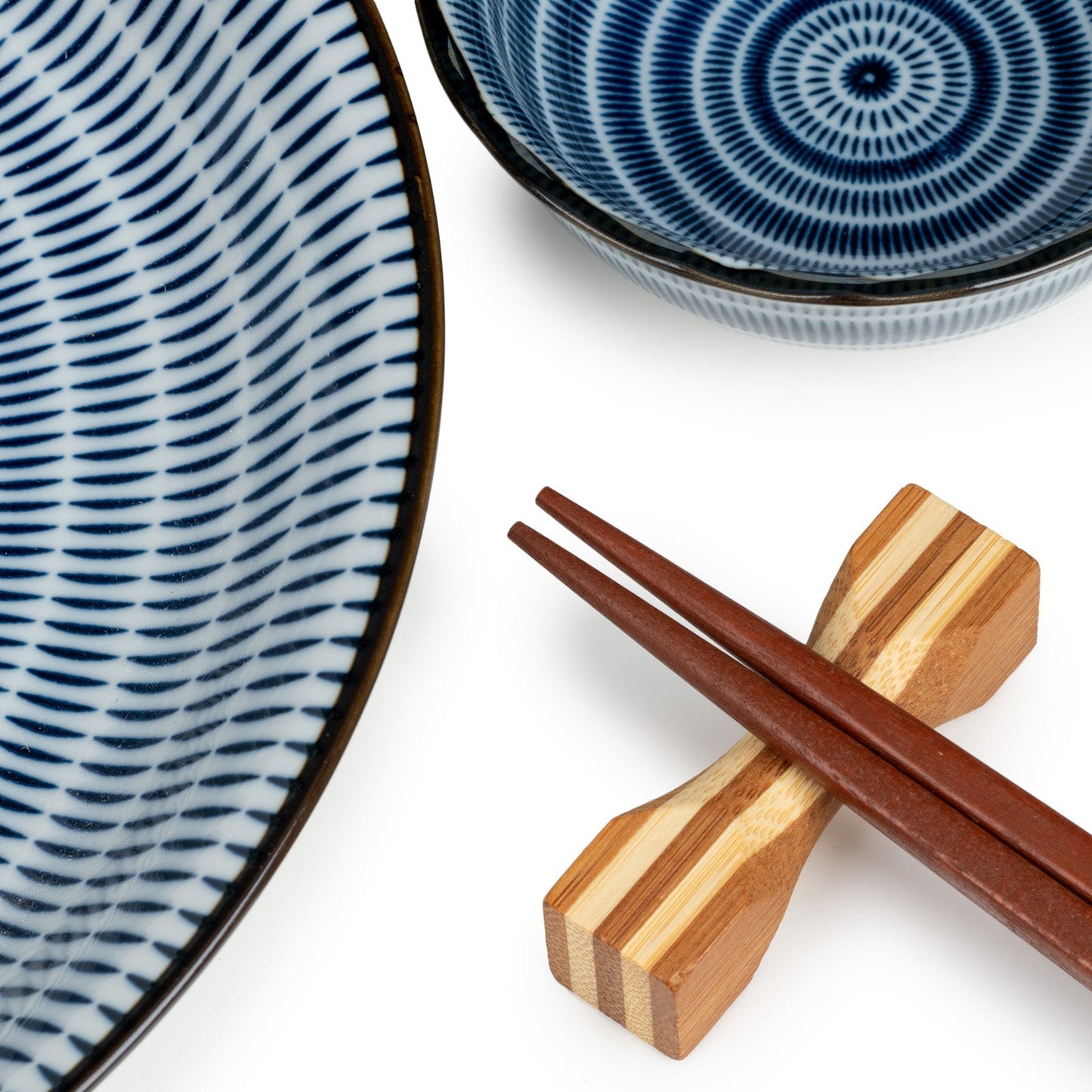 Tochiri Japanese Plate and Dish Gift Set close up